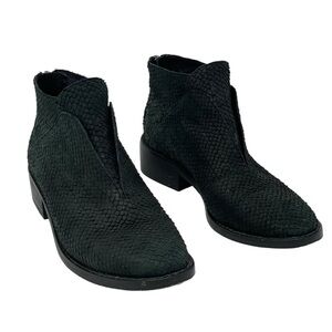 Eileen Fisher | Tuck Black Snakeskin Textured Zip Entry Booties